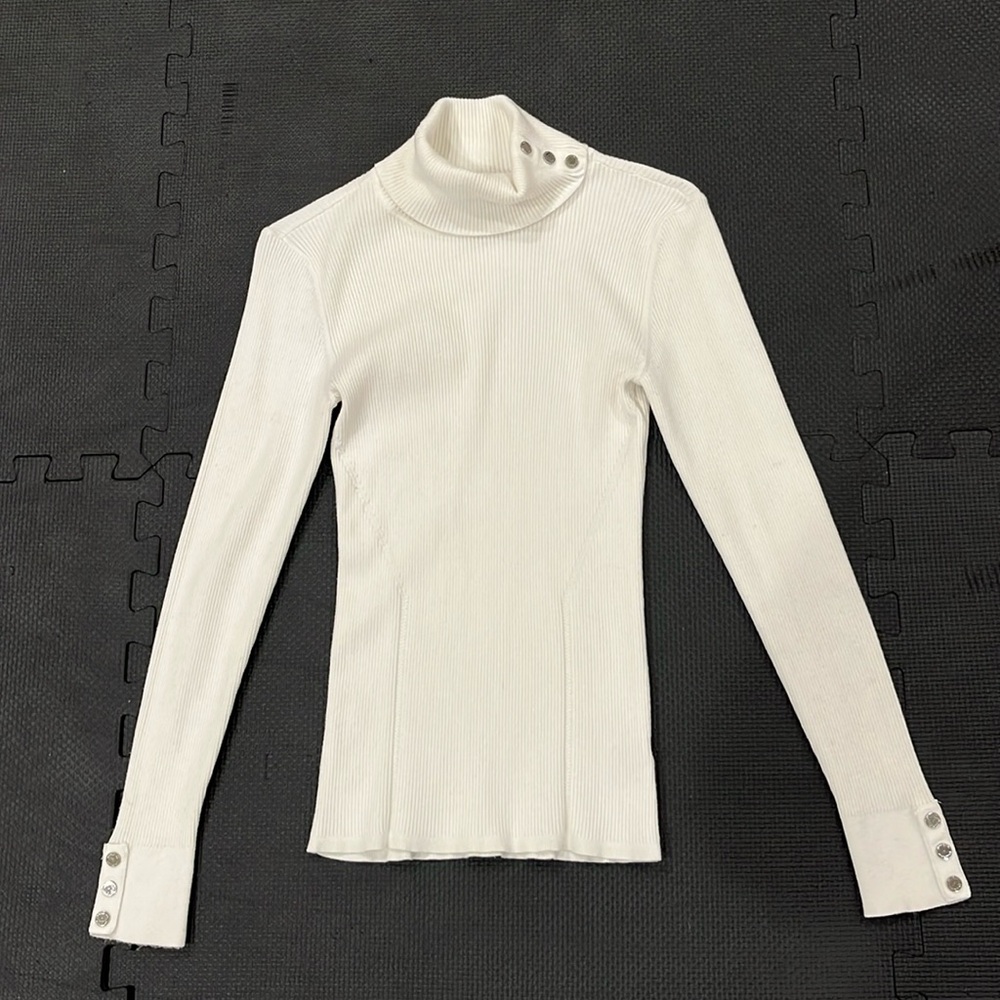WHBM, Size small, EUC,  Ecru turtle neck.